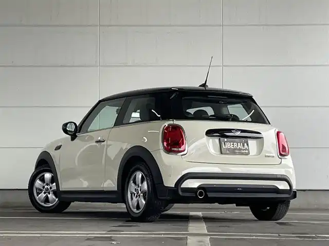 ＭＩＮＩ ＢＭＷ ミニ クーパー 山形県 2021(令3)年 1.6万km ペッパー・ホワイト 純正ナビ/バックカメラ/クルーズコントロール/コーナーセンサー/ハーフレザーシート/ETC/インテリジェントセーフティ/前後ドライブレコーダー/レーンキープアシスト/AW付き夏タイヤ車載