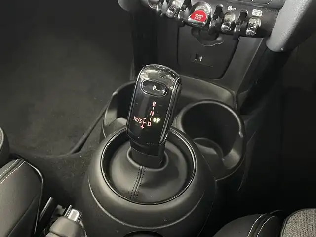 ＭＩＮＩ ＢＭＷ ミニ クーパー 山形県 2021(令3)年 1.6万km ペッパー・ホワイト 純正ナビ/バックカメラ/クルーズコントロール/コーナーセンサー/ハーフレザーシート/ETC/インテリジェントセーフティ/前後ドライブレコーダー/レーンキープアシスト/AW付き夏タイヤ車載