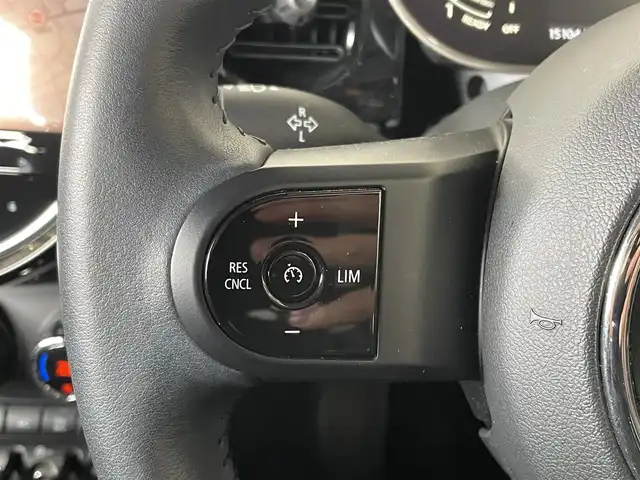 ＭＩＮＩ ＢＭＷ ミニ クーパー 山形県 2021(令3)年 1.6万km ペッパー・ホワイト 純正ナビ/バックカメラ/クルーズコントロール/コーナーセンサー/ハーフレザーシート/ETC/インテリジェントセーフティ/前後ドライブレコーダー/レーンキープアシスト/AW付き夏タイヤ車載