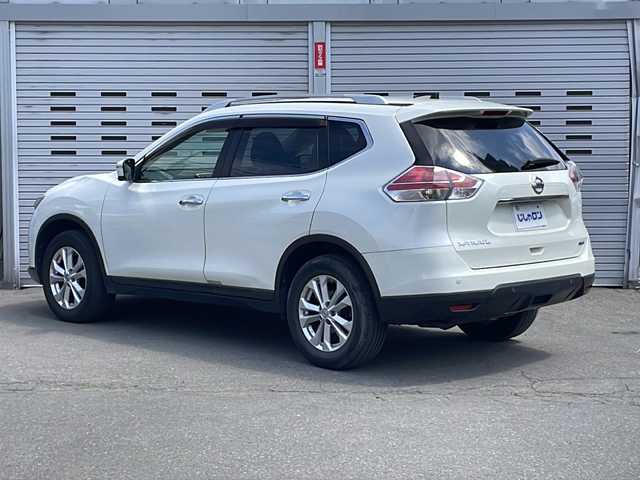 日産 エクストレイル 20X 道央・札幌 2015(平27)年 8万km ブリリアントホワイトパール 禁煙車　/４ＷＤ　/純正ナビ　/　(フルセグTV　Bluetooth)/バックカメラ　/ＬＥＤヘッドライト　/ルーフレール　/シートヒーター　/プッシュスタート　/スマートキー　/アイドリングストップ　/クルーズコントロール　/純正１７インチアルミホイール