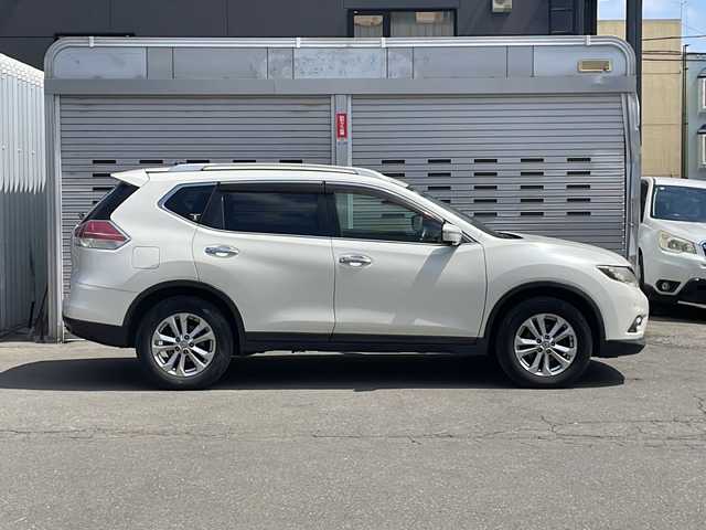 日産 エクストレイル 20X 道央・札幌 2015(平27)年 8万km ブリリアントホワイトパール 禁煙車　/４ＷＤ　/純正ナビ　/　(フルセグTV　Bluetooth)/バックカメラ　/ＬＥＤヘッドライト　/ルーフレール　/シートヒーター　/プッシュスタート　/スマートキー　/アイドリングストップ　/クルーズコントロール　/純正１７インチアルミホイール