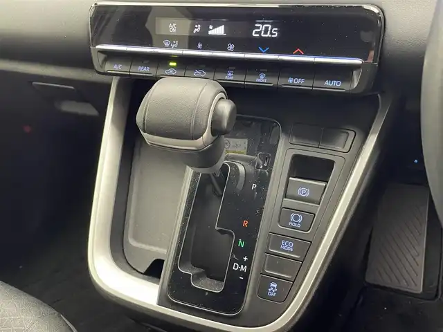 トヨタ ヴォクシー S－G 愛知県 2023(令5)年 2万km アティチュードブラックマイカ 純正１０．５型ナビＴＶ　ＤＶＤデッキＨ　ＤＭＩ　純正１４型後席モニター　ユニバーサルステップ　デジタルインナーミラー　ＥＴＣ２．０　電動パーキング　両側パワスラ　衝突軽減　追従クルコン　ＬＥＤライト　純正OPデジタルインナーミラー型前後ドラレコ　禁煙車