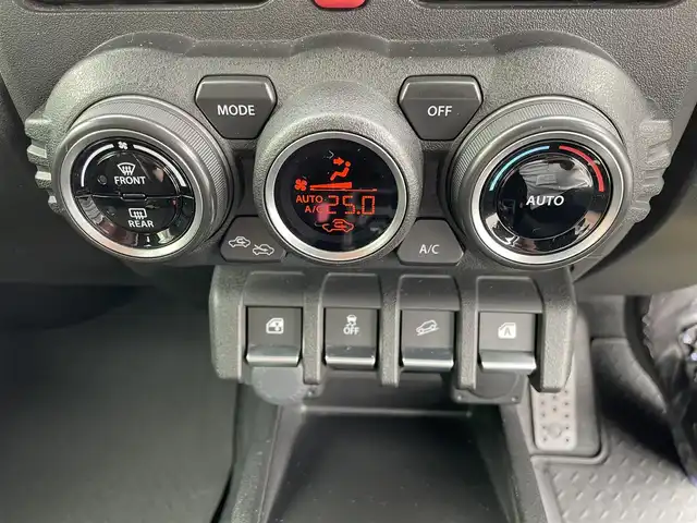 スズキ ジムニー XC 鳥取県 2019(令1)年 3.1万km ジャングルグリーン 4WD/ターボ/ワンオーナー/デュアルセンサーブレーキサポート/純正8型ナビ【CN-RZ843】/・フルセグ/・Bluetooth/・CD/DVD/バックカメラ/スマートキー/プッシュスタート/AAC/クルーズコントロール/ETC/ドライブレコーダー /前席シートヒーター/背面タイヤ＆ハードカバー/社外16AW＆ブロックタイヤ/社外バンパーガード/ABS/レーンキープアシスト/セキュリティアラーム/LEDヘッドライト/オートライト/フォグランプ/W&サイドエアバック
