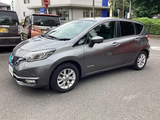 日産 ノート e－パワー メダリスト 神奈川県 2018(平30)年 4.1万km グレー 衝突軽減ブレーキ/社外ナビCD/DVD/フルセグ/全方位カメラ/ドライブレコーダー/インテリジェントクルーズコントロール/LEDオートライト/ステアリングスイッチ/アイドリングストップ/純正フロアマット/スマートキー/ETC