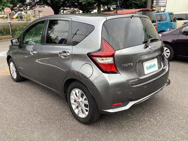 日産 ノート e－パワー メダリスト 神奈川県 2018(平30)年 4.1万km グレー 衝突軽減ブレーキ/社外ナビCD/DVD/フルセグ/全方位カメラ/ドライブレコーダー/インテリジェントクルーズコントロール/LEDオートライト/ステアリングスイッチ/アイドリングストップ/純正フロアマット/スマートキー/ETC