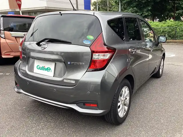日産 ノート e－パワー メダリスト 神奈川県 2018(平30)年 4.1万km グレー 衝突軽減ブレーキ/社外ナビCD/DVD/フルセグ/全方位カメラ/ドライブレコーダー/インテリジェントクルーズコントロール/LEDオートライト/ステアリングスイッチ/アイドリングストップ/純正フロアマット/スマートキー/ETC
