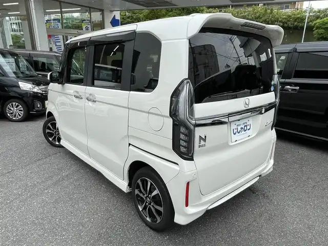 ホンダ Ｎ ＢＯＸ カスタム G L ホンダセンシング 福岡県 2018(平30)年 9.7万km プレミアムホワイトパールⅡ (株)IDOMが運営する【じしゃロン八幡西店】の自社ローン専用車両になります。こちらは現金またはオートローンご利用時の価格です。自社ローンご希望の方は別途その旨お申付け下さい/純正ナビ/(Bluetooth・DVD・CD・TV)/ETC搭載/片側パワースライドドア/純正アルミホイール/純正フロアマット/純正リアスポイラー/LEDヘッドライト/フロントフォグランプ/バックカメラ/クルーズコントロール