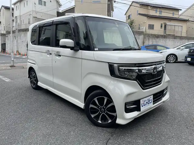 ホンダ Ｎ ＢＯＸ カスタム G L ホンダセンシング 福岡県 2018(平30)年 9.7万km プレミアムホワイトパールⅡ (株)IDOMが運営する【じしゃロン八幡西店】の自社ローン専用車両になります。こちらは現金またはオートローンご利用時の価格です。自社ローンご希望の方は別途その旨お申付け下さい/純正ナビ/(Bluetooth・DVD・CD・TV)/ETC搭載/片側パワースライドドア/純正アルミホイール/純正フロアマット/純正リアスポイラー/LEDヘッドライト/フロントフォグランプ/バックカメラ/クルーズコントロール