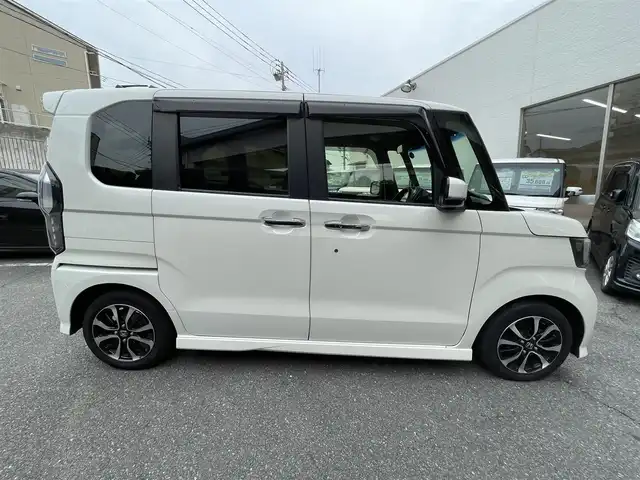ホンダ Ｎ ＢＯＸ カスタム G L ホンダセンシング 福岡県 2018(平30)年 9.7万km プレミアムホワイトパールⅡ (株)IDOMが運営する【じしゃロン八幡西店】の自社ローン専用車両になります。こちらは現金またはオートローンご利用時の価格です。自社ローンご希望の方は別途その旨お申付け下さい/純正ナビ/(Bluetooth・DVD・CD・TV)/ETC搭載/片側パワースライドドア/純正アルミホイール/純正フロアマット/純正リアスポイラー/LEDヘッドライト/フロントフォグランプ/バックカメラ/クルーズコントロール