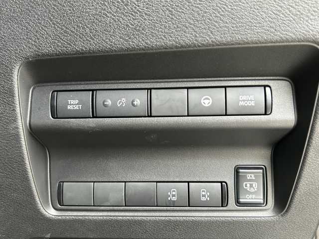 日産 セレナ e－パワー ハイウェイスター V 静岡県 2023(令5)年 1.5万km プリズムホワイト 12.3インチ純正ナビ/・FM/・AM/・フルセグTV/・Bluetooth/・USB/・スマートフォン連携/・HDMI/主要装備/・アラウンドビューモニター/・デジタルインナーミラー/・プロパイロット/・フリップダウンモニター/・ＥＴＣ２．０/・ハーフレザーシート/・後席オートエアコン/・ワイヤレス充電/・コーナーセンサー/・電動パーキング/・オートホールド/・オートハイビーム