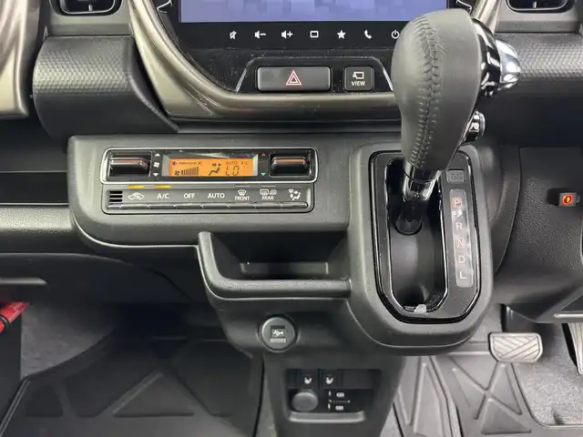 スズキ ハスラー Jスタイル Ⅱ 愛知県 2023(令5)年 0.7万km フェニックスレッドパール/ソフトベージュメタリック スズキセーフティーサポート/　・デュアルカメラブレーキサポート/　・後退時ブレーキサポート/　・誤発進抑制機能/　・後方誤発進抑制機能/　・車線逸脱抑制機能/　・車線越脱警報機能/　・ふらつき警報機能/　・標識認識機能/　・アダプティブクルーズコントロール/　・先行発進お知らせ機能/　・ハイビームアシスト/　・全方位モニター用カメラ/純正9インチメモリナビ/　（Bluetooth/フルセグTV/USB/CD/DVD）/シートヒーター/ETC/ドライブレコーダー/テレビキャンセラー/本革ステアリング/ステアリングリモコン/ナノイー搭載フルオートエアコン/純正LEDライト/純正15インチAW/ドアバイザー/後席専用テーブル/ルーフレール