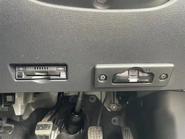 ダイハツ アトレー バン RS 青森県 2022(令4)年 1.9万km オフビートカーキM ・4WD/・純正SDナビ/・バックカメラ/・フルセグ/Bluetooth/・衝突軽減ブレーキ/・レーンキープアシスト/・レーダークルーズコントロール/・オートライト/・両側パワースライドドア/・コーナーセンサー/・ドライブレコーダー/・スマートキー/・プッシュスタート/・純正LEDヘッドライト/・純正LEDフォグライト/・スペアキーあり