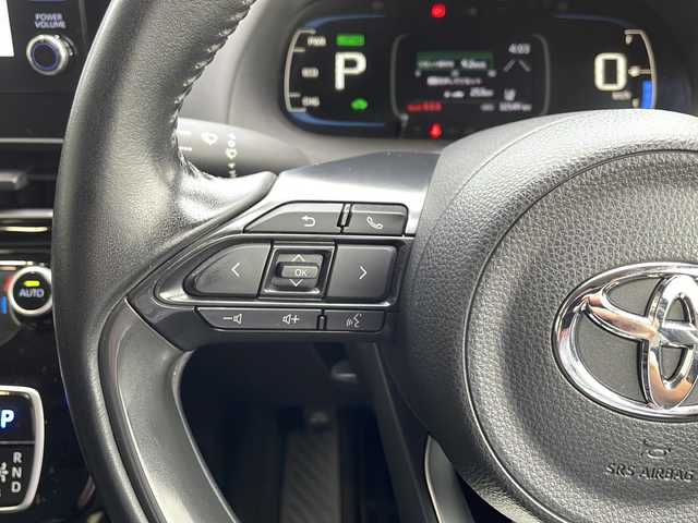 トヨタ アクア G 静岡県 2022(令4)年 3.3万km アーバンカーキ 安全装備/・トヨタセーフティーセンス/・コーナーセンサー/・レーンキープアシスト/純正ナビ/FM/AM/USB/Bluetooth/Miracast/主要装備/・ドライブレコーダー　/・レーダークルーズコントロール/・バックカメラ/・ＥＴＣ　/・オートライト　/・オートハイビーム　/・ステアリングリモコン　/・スマートキー/・純正ホイールキャップ/・プッシュスタート/・純正フロアマット/・LEDヘッドライト