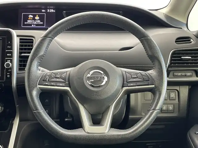 日産 セレナ ハイウェイスター Vセレクション 新潟県 2017(平29)年 8.8万km ダイヤモンドブラック 純正メモリナビ/・フルセグTV/・DVD/・Bluetooth/ETC/TVキャンセラー/全方位カメラ/両側パワースライドドア/前後コーナーセンサー/パーキングアシスト/レーンキープアシスト/衝突軽減被害システム/横滑り防止装置/オートライト/純正フロアマット/純正ドライブレコーダー/純正LEDヘッドライト/カーテンエアバッグ