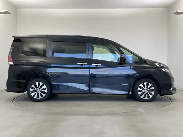 日産 セレナ ハイウェイスター Vセレクション 新潟県 2017(平29)年 8.8万km ダイヤモンドブラック 純正メモリナビ/・フルセグTV/・DVD/・Bluetooth/ETC/TVキャンセラー/全方位カメラ/両側パワースライドドア/前後コーナーセンサー/パーキングアシスト/レーンキープアシスト/衝突軽減被害システム/横滑り防止装置/オートライト/純正フロアマット/純正ドライブレコーダー/純正LEDヘッドライト/カーテンエアバッグ