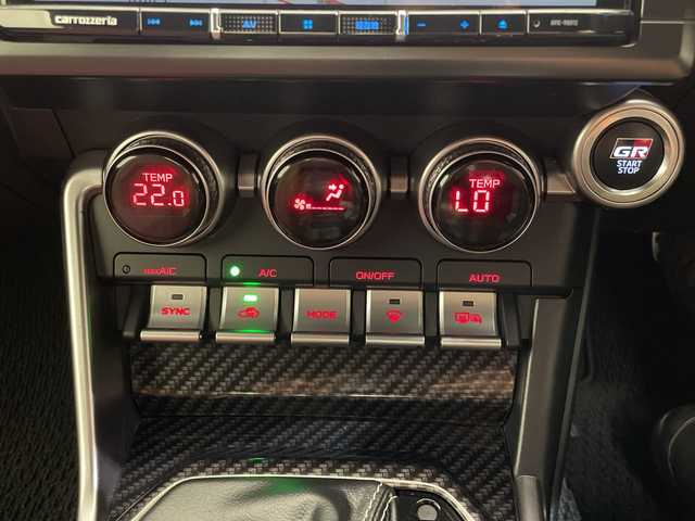 トヨタ ＧＲ８６ SZ 愛媛県 2022(令4)年 3.2万km クリスタルブラックシリカ 社外ナビ/フルセグ/Bluetooth/USB/バックカメラ/衝突被害軽減ブレーキ/レーダークルーズコントロール/レーンキープアシスト/オートライト/LEDヘッドライト/純正17インチアルミ/ETC/革調シートカバー/パドルシフト/スペアキー/保証書/取扱説明書