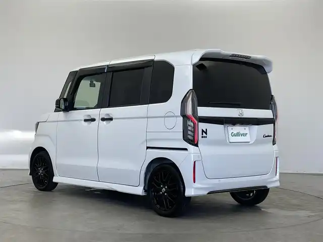 ホンダ Ｎ ＢＯＸ カスタム L ターボ スタイル+ブラック 埼玉県 2023(令5)年 1.1万km プラチナホワイトパール ホンダセンシング　社外９インチナビ　バックカメラ　ＥＴＣ　前後ドライブレコーダー　アダクティブクルーズコントロール　シートヒーター　両側パワースライドドア　純正アルミホイール　オートライト　ＬＥＤ