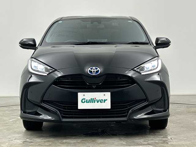 トヨタ ヤリス ハイブリッド Z 三重県 2021(令3)年 2.7万km ブラック /禁煙車　//ナビ付　//パノラミックビューモニター　//シートヒーター　//純正ディスプレイオーディオ　//前後ドライブレコーダー　//ＢＳＭ　//フルセグＴＶ　//ＣＤ／ＤＶＤデッキ　//純正ＬＥＤライト　//レーダークルーズコントロール//クリアランスソナー//アドバンスドパーキングアシスト//ステアリングリモコン