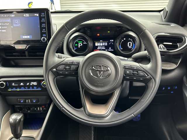 トヨタ ヤリス ハイブリッド Z 三重県 2021(令3)年 2.7万km ブラック /禁煙車　//ナビ付　//パノラミックビューモニター　//シートヒーター　//純正ディスプレイオーディオ　//前後ドライブレコーダー　//ＢＳＭ　//フルセグＴＶ　//ＣＤ／ＤＶＤデッキ　//純正ＬＥＤライト　//レーダークルーズコントロール//クリアランスソナー//アドバンスドパーキングアシスト//ステアリングリモコン