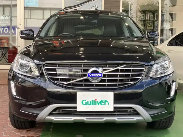 ボルボ ＸＣ６０ D4 SE 神奈川県 2015(平27)年 5.2万km 黒 保証書/取扱説明書/スマートキー・スペアキー/純正HDDナビ・フルセグTV/Bluetooth/フロント・左サイド・バックカメラ/サンルーフ/レザーパッケージ/・レザーシート/・前席シートヒーター/前席パワーシート/パワーバックドア/ステアリングスイッチ/ハイパーパフォーマンスオーディオシステム（8スピーカー）/ビルトインETC/パークアシスト（フロント・リア）/HIDヘッドライト/19インチアルミホイール