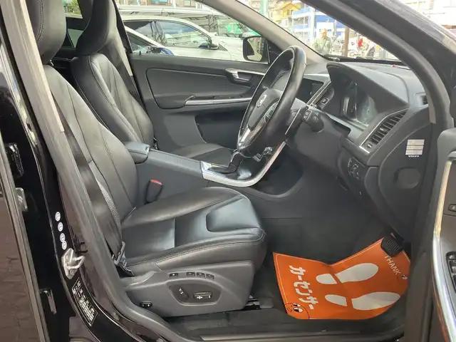 ボルボ ＸＣ６０ D4 SE 神奈川県 2015(平27)年 5.2万km 黒 保証書/取扱説明書/スマートキー・スペアキー/純正HDDナビ・フルセグTV/Bluetooth/フロント・左サイド・バックカメラ/サンルーフ/レザーパッケージ/・レザーシート/・前席シートヒーター/前席パワーシート/パワーバックドア/ステアリングスイッチ/ハイパーパフォーマンスオーディオシステム（8スピーカー）/ビルトインETC/パークアシスト（フロント・リア）/HIDヘッドライト/19インチアルミホイール