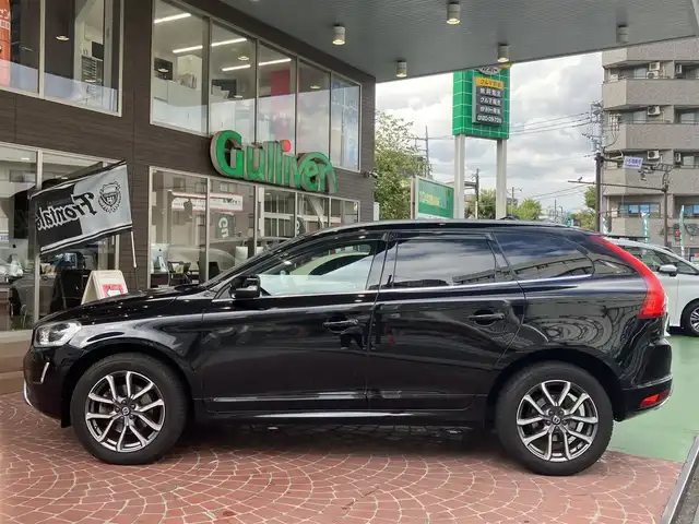 ボルボ ＸＣ６０ D4 SE 神奈川県 2015(平27)年 5.2万km 黒 保証書/取扱説明書/スマートキー・スペアキー/純正HDDナビ・フルセグTV/Bluetooth/フロント・左サイド・バックカメラ/サンルーフ/レザーパッケージ/・レザーシート/・前席シートヒーター/前席パワーシート/パワーバックドア/ステアリングスイッチ/ハイパーパフォーマンスオーディオシステム（8スピーカー）/ビルトインETC/パークアシスト（フロント・リア）/HIDヘッドライト/19インチアルミホイール