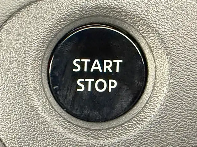 日産 セレナ e－パワー ハイウェイスター V 愛知県 2025(令7)年 0.1千km ダイヤモンドブラック 登録済未使用車/プロパイロット/１２．３型純正ナビ/ーBT/フルセグTV/AppleCarPlay/AndroidAuto/デジタルインナーミラー/全方位カメラ/コーナーセンサー/ビルトインＥＴＣ２．０/純正フリップダウンモニター/電子パーキング/オートホールド/置くだけ充電/両側パワースライドドア/純正16インチアルミ