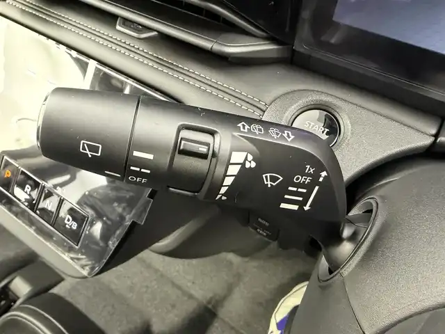 日産 セレナ e－パワー ハイウェイスター V 愛知県 2025(令7)年 0.1千km ダイヤモンドブラック 登録済未使用車/プロパイロット/１２．３型純正ナビ/ーBT/フルセグTV/AppleCarPlay/AndroidAuto/デジタルインナーミラー/全方位カメラ/コーナーセンサー/ビルトインＥＴＣ２．０/純正フリップダウンモニター/電子パーキング/オートホールド/置くだけ充電/両側パワースライドドア/純正16インチアルミ