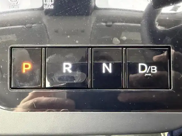 日産 セレナ e－パワー ハイウェイスター V 愛知県 2025(令7)年 0.1千km ダイヤモンドブラック 登録済未使用車/プロパイロット/１２．３型純正ナビ/ーBT/フルセグTV/AppleCarPlay/AndroidAuto/デジタルインナーミラー/全方位カメラ/コーナーセンサー/ビルトインＥＴＣ２．０/純正フリップダウンモニター/電子パーキング/オートホールド/置くだけ充電/両側パワースライドドア/純正16インチアルミ