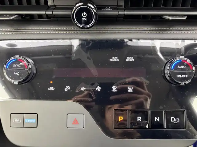 日産 セレナ e－パワー ハイウェイスター V 愛知県 2025(令7)年 0.1千km ダイヤモンドブラック 登録済未使用車/プロパイロット/１２．３型純正ナビ/ーBT/フルセグTV/AppleCarPlay/AndroidAuto/デジタルインナーミラー/全方位カメラ/コーナーセンサー/ビルトインＥＴＣ２．０/純正フリップダウンモニター/電子パーキング/オートホールド/置くだけ充電/両側パワースライドドア/純正16インチアルミ