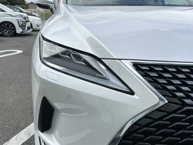 レクサス ＲＸ 450h バージョンL 岐阜県 2022(令4)年 1.2万km ソニッククォーツ 登録時走行距離11977km/純正ディスプレイオーディオ/全方位モニター/フルセグテレビ/全方位モニター・バックモニター/ワンオーナー/レクサスセーフティセンス/ブラインドスポットモニター/コーナーセンサー前後/レーダークルーズコントロール/レーンキープアシスト/3眼LEDヘッドライト/ドライブレコーダー前後/ステアリングヒーター/レザーシート/シートヒーター/エアシート/禁煙車/パワーシート/パワーバックドア/パドルシフト/プッシュスタート/スマートキー/MTモード付AT/アイドリングストップ/保証書/取扱説明書/記録簿