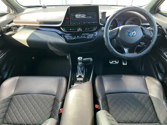 トヨタ Ｃ－ＨＲ ハイブリッド 1．8G 奈良県 2017(平29)年 5.6万km ホワイトパールクリスタルシャイン モデリスタフルエアロ/純正ナビ（NSZT-Y66T）/（フルセグ/BT/CD/DVD）/レーダークルーズコントロール/バックカメラ/ブラインドスポットモニター/プリクラッシュセーフティ/レーンキープアシスト/前後コーナーセンサー/ハーフレザーシート/前席シートヒーター/モデリスタ19インチAW/ETC2.0/前方ドライブレコーダー/取り扱い説明書/スペアキーX1