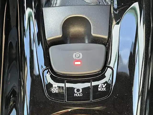 トヨタ Ｃ－ＨＲ ハイブリッド 1．8G 奈良県 2017(平29)年 5.6万km ホワイトパールクリスタルシャイン モデリスタフルエアロ/純正ナビ（NSZT-Y66T）/（フルセグ/BT/CD/DVD）/レーダークルーズコントロール/バックカメラ/ブラインドスポットモニター/プリクラッシュセーフティ/レーンキープアシスト/前後コーナーセンサー/ハーフレザーシート/前席シートヒーター/モデリスタ19インチAW/ETC2.0/前方ドライブレコーダー/取り扱い説明書/スペアキーX1