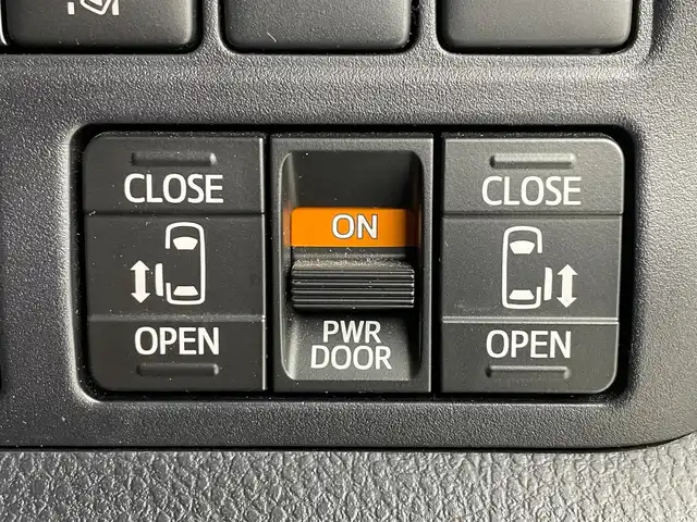 トヨタ ヴォクシー ハイブリッド ZS 煌Ⅱ 大阪府 2021(令3)年 6万km ブラック トヨタセーフティセンス　/　・プリクラッシュブレーキ/　・レーンディパーチャーアラート/　・オートマチックハイビーム/社外メモリナビ　/両側パワースライドドア/クルーズコントロール　/LEDオートライト　/フォグランプ　/シートヒーター　/純正16インチアルミホイール　/クリアランスソナー/アイドリングストップ/スマートキー　/ビルトインETC