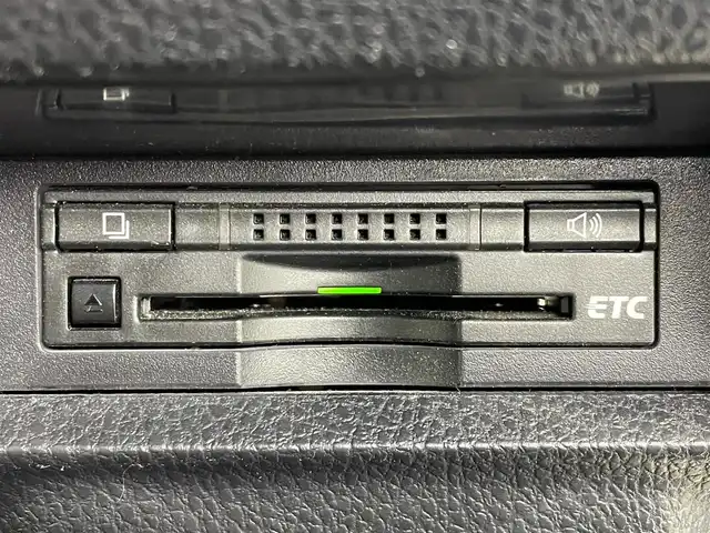 トヨタ ヴォクシー ハイブリッド ZS 煌Ⅱ 大阪府 2021(令3)年 6万km ブラック トヨタセーフティセンス　/　・プリクラッシュブレーキ/　・レーンディパーチャーアラート/　・オートマチックハイビーム/社外メモリナビ　/両側パワースライドドア/クルーズコントロール　/LEDオートライト　/フォグランプ　/シートヒーター　/純正16インチアルミホイール　/クリアランスソナー/アイドリングストップ/スマートキー　/ビルトインETC