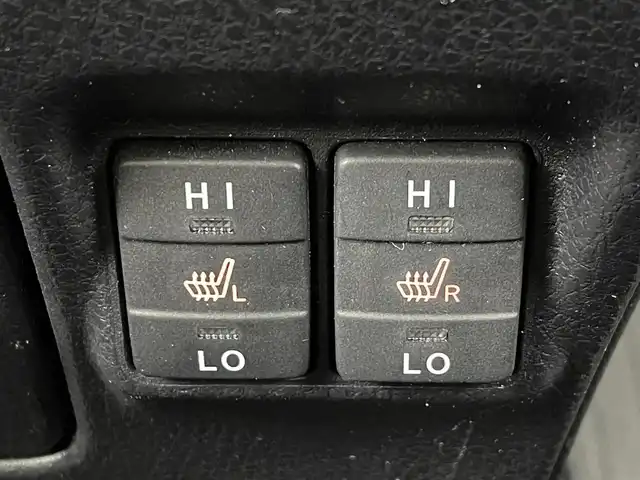 トヨタ ヴォクシー ハイブリッド ZS 煌Ⅱ 大阪府 2021(令3)年 6万km ブラック トヨタセーフティセンス　/　・プリクラッシュブレーキ/　・レーンディパーチャーアラート/　・オートマチックハイビーム/社外メモリナビ　/両側パワースライドドア/クルーズコントロール　/LEDオートライト　/フォグランプ　/シートヒーター　/純正16インチアルミホイール　/クリアランスソナー/アイドリングストップ/スマートキー　/ビルトインETC