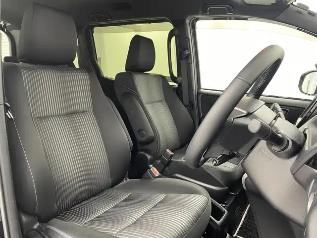 トヨタ ヴォクシー ハイブリッド ZS 煌Ⅱ 大阪府 2021(令3)年 6万km ブラック トヨタセーフティセンス　/　・プリクラッシュブレーキ/　・レーンディパーチャーアラート/　・オートマチックハイビーム/社外メモリナビ　/両側パワースライドドア/クルーズコントロール　/LEDオートライト　/フォグランプ　/シートヒーター　/純正16インチアルミホイール　/クリアランスソナー/アイドリングストップ/スマートキー　/ビルトインETC