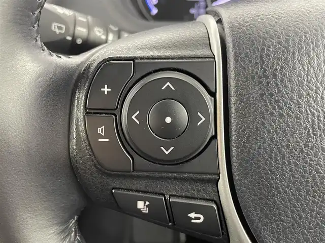 トヨタ ヴォクシー ハイブリッド ZS 煌Ⅱ 大阪府 2021(令3)年 6万km ブラック トヨタセーフティセンス　/　・プリクラッシュブレーキ/　・レーンディパーチャーアラート/　・オートマチックハイビーム/社外メモリナビ　/両側パワースライドドア/クルーズコントロール　/LEDオートライト　/フォグランプ　/シートヒーター　/純正16インチアルミホイール　/クリアランスソナー/アイドリングストップ/スマートキー　/ビルトインETC