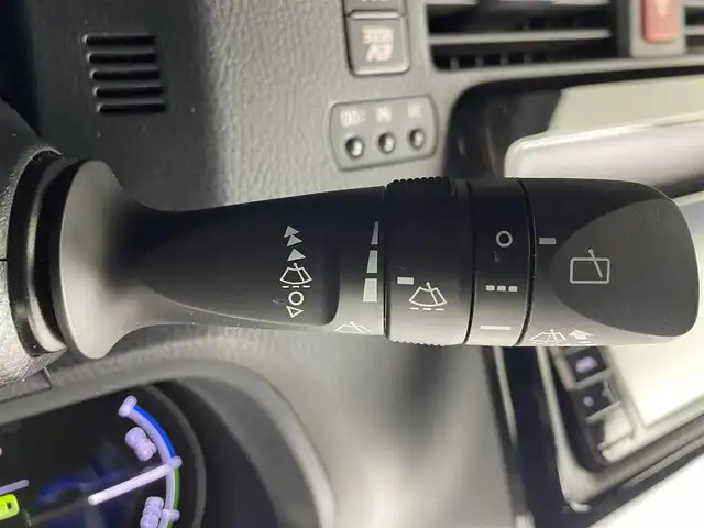 トヨタ ヴォクシー ハイブリッド ZS 煌Ⅱ 大阪府 2021(令3)年 6万km ブラック トヨタセーフティセンス　/　・プリクラッシュブレーキ/　・レーンディパーチャーアラート/　・オートマチックハイビーム/社外メモリナビ　/両側パワースライドドア/クルーズコントロール　/LEDオートライト　/フォグランプ　/シートヒーター　/純正16インチアルミホイール　/クリアランスソナー/アイドリングストップ/スマートキー　/ビルトインETC