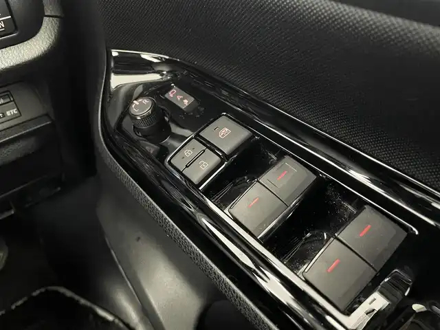 トヨタ ヴォクシー ハイブリッド ZS 煌Ⅱ 大阪府 2021(令3)年 6万km ブラック トヨタセーフティセンス　/　・プリクラッシュブレーキ/　・レーンディパーチャーアラート/　・オートマチックハイビーム/社外メモリナビ　/両側パワースライドドア/クルーズコントロール　/LEDオートライト　/フォグランプ　/シートヒーター　/純正16インチアルミホイール　/クリアランスソナー/アイドリングストップ/スマートキー　/ビルトインETC