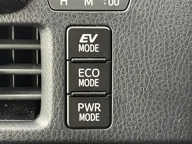 トヨタ ヴォクシー ハイブリッド ZS 煌Ⅱ 大阪府 2021(令3)年 6万km ブラック トヨタセーフティセンス　/　・プリクラッシュブレーキ/　・レーンディパーチャーアラート/　・オートマチックハイビーム/社外メモリナビ　/両側パワースライドドア/クルーズコントロール　/LEDオートライト　/フォグランプ　/シートヒーター　/純正16インチアルミホイール　/クリアランスソナー/アイドリングストップ/スマートキー　/ビルトインETC