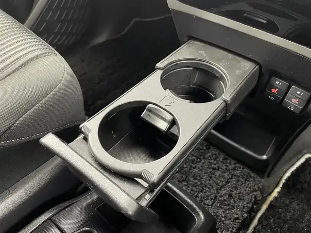 トヨタ ヴォクシー ハイブリッド ZS 煌Ⅱ 大阪府 2021(令3)年 6万km ブラック トヨタセーフティセンス　/　・プリクラッシュブレーキ/　・レーンディパーチャーアラート/　・オートマチックハイビーム/社外メモリナビ　/両側パワースライドドア/クルーズコントロール　/LEDオートライト　/フォグランプ　/シートヒーター　/純正16インチアルミホイール　/クリアランスソナー/アイドリングストップ/スマートキー　/ビルトインETC