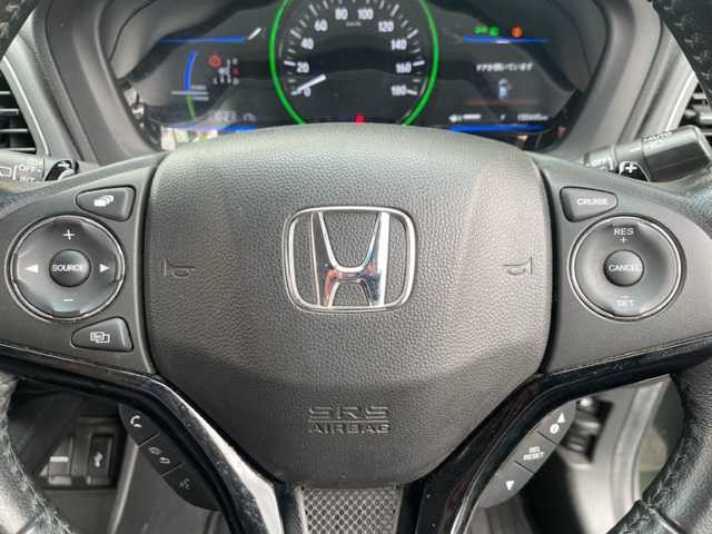 ホンダ ヴェゼル ハイブリッド Z 神奈川県 2014(平26)年 15.6万km ミスティックグリーンパール ワンオーナー/純正メモリナビ/・DTV/CD/DVD/BT/USB/HDMI/バックカメラ/レザーシート/前席シートヒーター/ビルトインETC/ルーフレール/クリアランスソナー/シティブレーキアクティブシステム/リアクティブフォースペダル/クルーズコントロール/車両接近通報装置/盗難防止装置/パドルシフト付き革巻きステアリング/純正17インチAW/オートライト/純正LEDヘッドライト/フォグランプ/アイドリングストップ/プッシュEgスタート/ストップ/スマートキー×2/ターンランプ付電動格納ドアミラー/ヒーテッドドアミラー/ドアバイザー/純正フロアマット/取扱説明書/新車時保証書