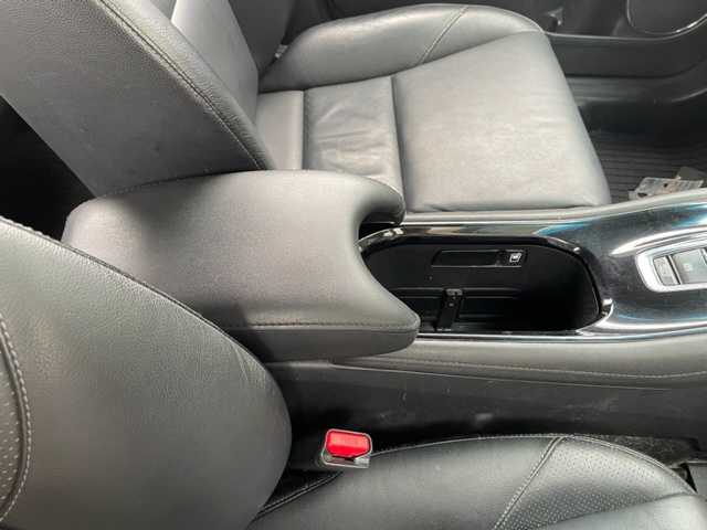 ホンダ ヴェゼル ハイブリッド Z 神奈川県 2014(平26)年 15.6万km ミスティックグリーンパール ワンオーナー/純正メモリナビ/・DTV/CD/DVD/BT/USB/HDMI/バックカメラ/レザーシート/前席シートヒーター/ビルトインETC/ルーフレール/クリアランスソナー/シティブレーキアクティブシステム/リアクティブフォースペダル/クルーズコントロール/車両接近通報装置/盗難防止装置/パドルシフト付き革巻きステアリング/純正17インチAW/オートライト/純正LEDヘッドライト/フォグランプ/アイドリングストップ/プッシュEgスタート/ストップ/スマートキー×2/ターンランプ付電動格納ドアミラー/ヒーテッドドアミラー/ドアバイザー/純正フロアマット/取扱説明書/新車時保証書