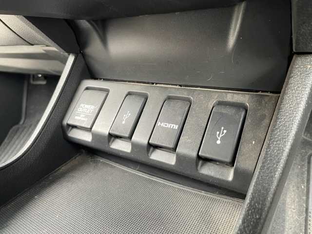 ホンダ ヴェゼル ハイブリッド Z 神奈川県 2014(平26)年 15.6万km ミスティックグリーンパール ワンオーナー/純正メモリナビ/・DTV/CD/DVD/BT/USB/HDMI/バックカメラ/レザーシート/前席シートヒーター/ビルトインETC/ルーフレール/クリアランスソナー/シティブレーキアクティブシステム/リアクティブフォースペダル/クルーズコントロール/車両接近通報装置/盗難防止装置/パドルシフト付き革巻きステアリング/純正17インチAW/オートライト/純正LEDヘッドライト/フォグランプ/アイドリングストップ/プッシュEgスタート/ストップ/スマートキー×2/ターンランプ付電動格納ドアミラー/ヒーテッドドアミラー/ドアバイザー/純正フロアマット/取扱説明書/新車時保証書