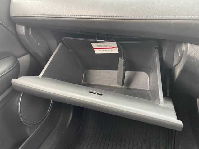 ホンダ ヴェゼル ハイブリッド Z 神奈川県 2014(平26)年 15.6万km ミスティックグリーンパール ワンオーナー/純正メモリナビ/・DTV/CD/DVD/BT/USB/HDMI/バックカメラ/レザーシート/前席シートヒーター/ビルトインETC/ルーフレール/クリアランスソナー/シティブレーキアクティブシステム/リアクティブフォースペダル/クルーズコントロール/車両接近通報装置/盗難防止装置/パドルシフト付き革巻きステアリング/純正17インチAW/オートライト/純正LEDヘッドライト/フォグランプ/アイドリングストップ/プッシュEgスタート/ストップ/スマートキー×2/ターンランプ付電動格納ドアミラー/ヒーテッドドアミラー/ドアバイザー/純正フロアマット/取扱説明書/新車時保証書