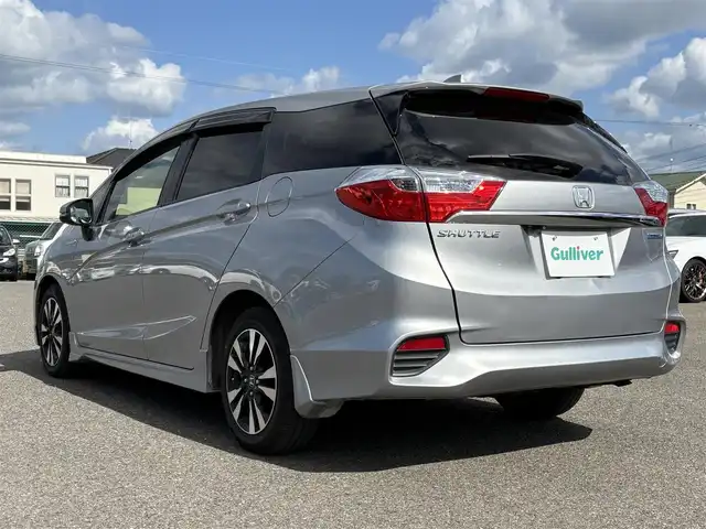 ホンダ シャトル ハイブリッド 大分県 2018(平30)年 9.7万km ルナシルバーM ・純正ナビ(CD/DVD/BT/SD/USB)/・フルセグテレビ/・バックカメラ/・衝突軽減ブレーキ/・レーダークルーズコントロール/・ETC/・シートヒーター/・ステアリングスイッチ/・パドルシフト/・スマートキー/・プッシュスタートボタン/・純正アルミホイール