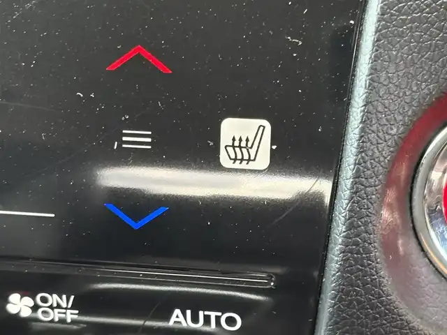 ホンダ シャトル ハイブリッド 大分県 2018(平30)年 9.7万km ルナシルバーM ・純正ナビ(CD/DVD/BT/SD/USB)/・フルセグテレビ/・バックカメラ/・衝突軽減ブレーキ/・レーダークルーズコントロール/・ETC/・シートヒーター/・ステアリングスイッチ/・パドルシフト/・スマートキー/・プッシュスタートボタン/・純正アルミホイール