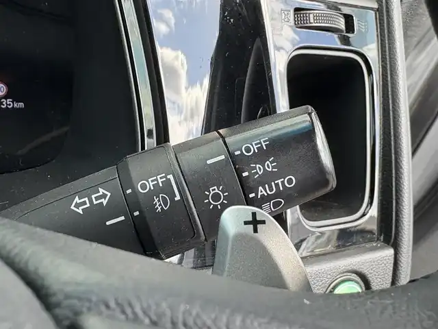 ホンダ シャトル ハイブリッド 大分県 2018(平30)年 9.7万km ルナシルバーM ・純正ナビ(CD/DVD/BT/SD/USB)/・フルセグテレビ/・バックカメラ/・衝突軽減ブレーキ/・レーダークルーズコントロール/・ETC/・シートヒーター/・ステアリングスイッチ/・パドルシフト/・スマートキー/・プッシュスタートボタン/・純正アルミホイール