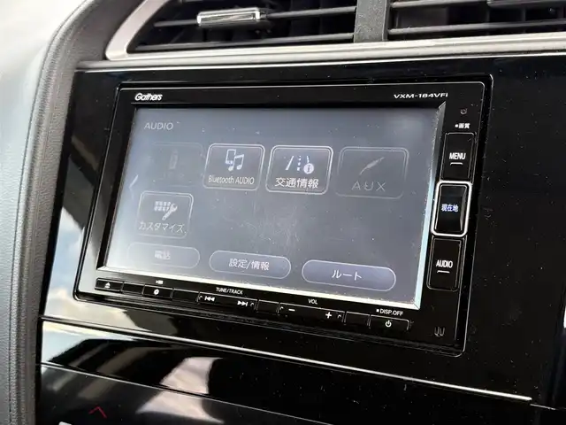 ホンダ シャトル ハイブリッド 大分県 2018(平30)年 9.7万km ルナシルバーM ・純正ナビ(CD/DVD/BT/SD/USB)/・フルセグテレビ/・バックカメラ/・衝突軽減ブレーキ/・レーダークルーズコントロール/・ETC/・シートヒーター/・ステアリングスイッチ/・パドルシフト/・スマートキー/・プッシュスタートボタン/・純正アルミホイール